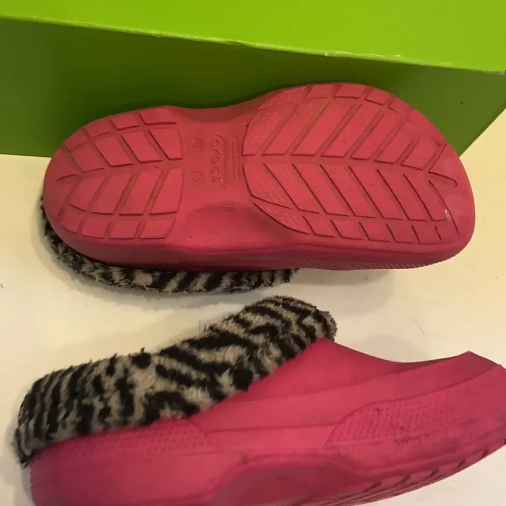 Crocs youth j3 pink with‎ animal print fur
